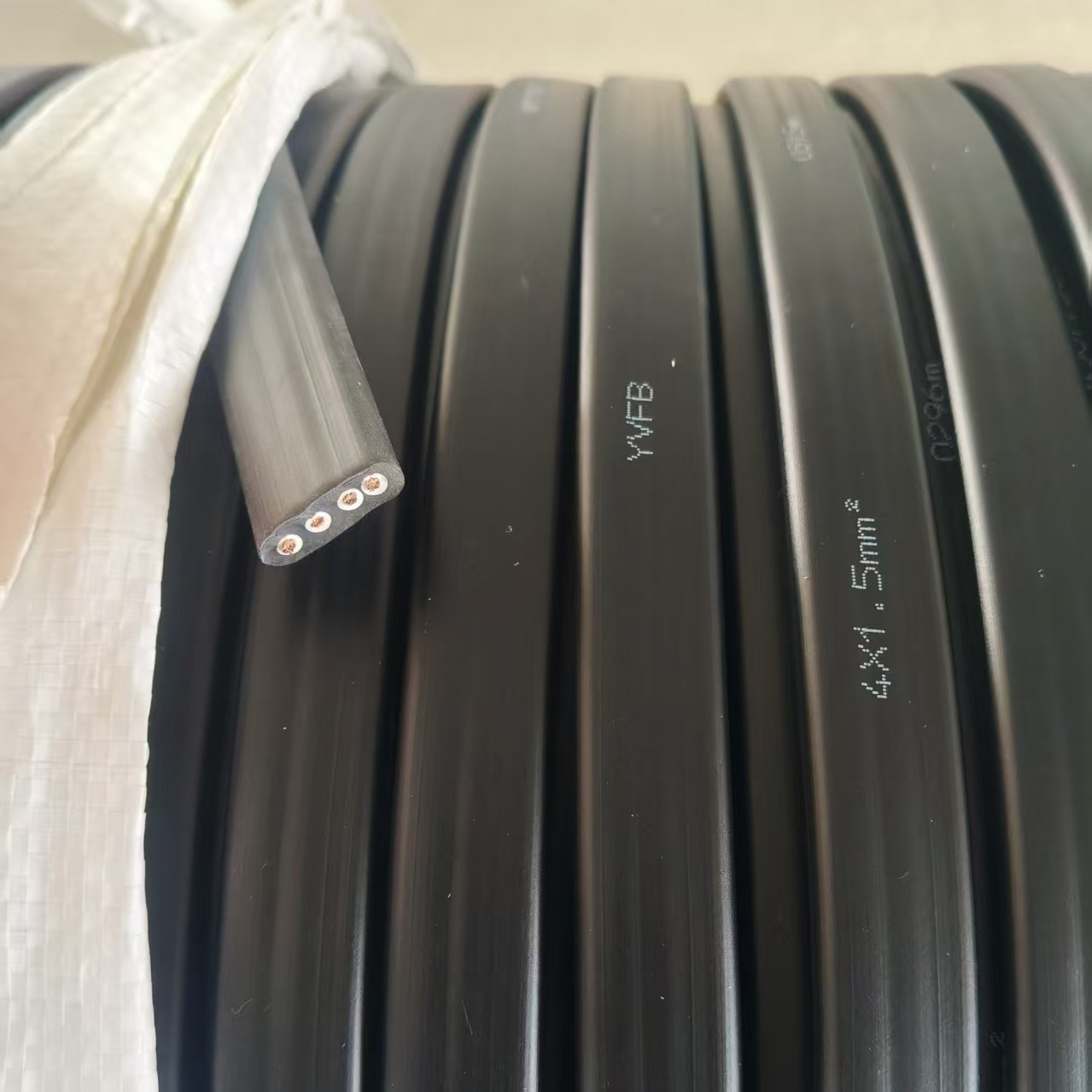 YVFB4x1.5mm²高柔性抗拉扁电缆